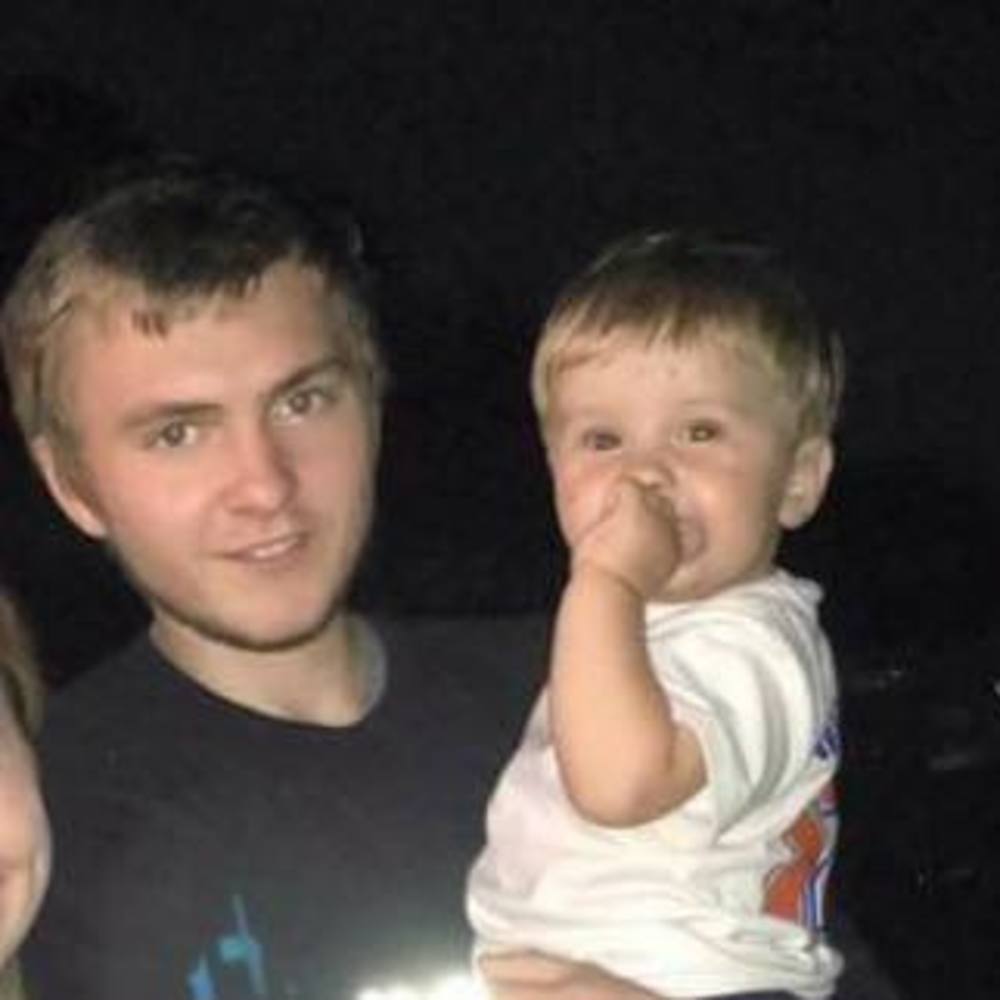 Meet your Posher, Dustin